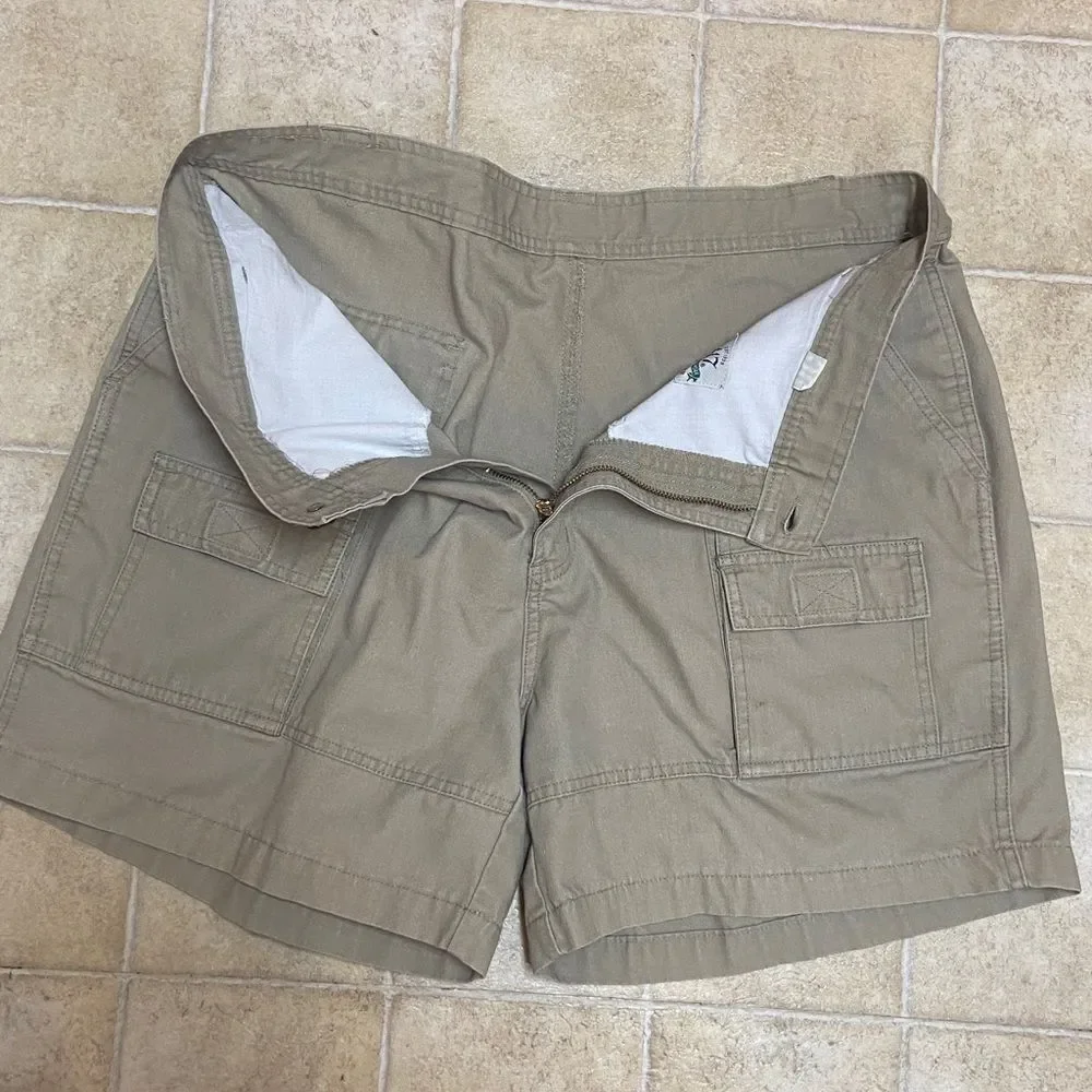 Van Heusen 417 Men's Cargo Shorts in Khaki Size 38